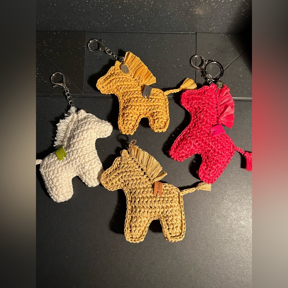 LUXURY STYLE Woven Horse CHARMS 🎩🎩🎩🎩🎩🎩🎩🎩🎩🎩🎩🎩🎩🎩🎩🎩🎩🎩